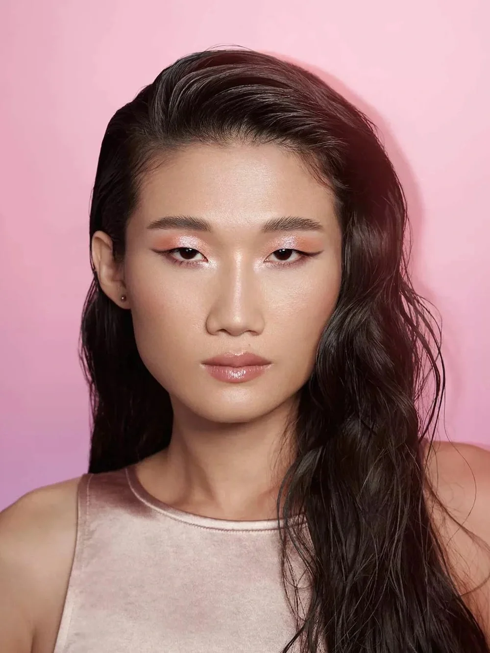 HUDA BEAUTY ROSE QUARTZ EYESHADOW PALETTE